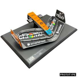 McLaren  - MCL60 2023 orange/black - 1:8 - OttOmobile Miniatures - HC809203 - HC809203 | Toms Modelautos