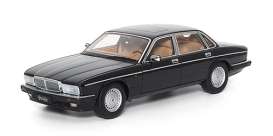Jaguar  - Daimler XJ6 black - 1:18 - Almost Real - ALM810543 - ALM810543 | Tom's Modelauto's