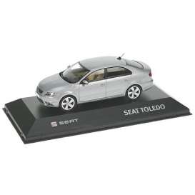 Seat  - 2013 silver - 1:43 - Seat Auto Emocion - seatTol-s | Toms Modelautos