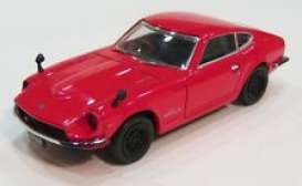 Nissan  - 1975 red - 1:43 - Ebbro - ebb43454 | Toms Modelautos