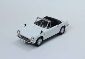 Honda  - 1966 white - 1:18 - Triple9 Collection - 1800192 - T9-1800192 | Toms Modelautos