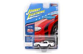 Chevrolet  - Camaro ZL1 2002 white/black - 1:64 - Johnny Lightning - cp7139 - jlcp7139 | Toms Modelautos