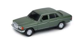 Mercedes Benz  - E-Class W123 green - 1:34 - Welly - 43686 - welly43686gn | Toms Modelautos