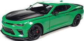 Chevrolet  - Camaro 2017 green - 1:18 - Auto World - AMM1276 - AMM1276 | Toms Modelautos