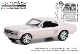 Ford  - Mustang 1967 bermuda sand - 1:64 - GreenLight - 30427 - gl30427 | Toms Modelautos