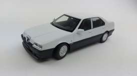 Alfa Romeo  - 164 Q4 1994 white - 1:18 - Triple9 Collection - 1800320 - T9-1800320 | Toms Modelautos