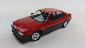 Alfa Romeo  - 164 Q4 1994 red - 1:18 - Triple9 Collection - 1800321 - T9-1800321 | Toms Modelautos