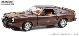 Ford  - Mustang 1978 brown/orange - 1:18 - GreenLight - 13669 - gl13669 | Toms Modelautos