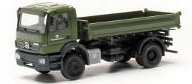 Mercedes Benz  - Axor green - 1:87 - Herpa - H746946-002 - herpa746946-002 | Toms Modelautos