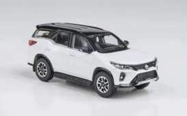 Toyota  - Fortuner 2023 white - 1:64 - Para64 - 55721 - pa55721 | Toms Modelautos