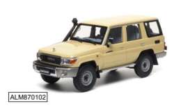 Toyota  - Land Cruiser 76 2017 cream - 1:18 - Almost Real - ALM870102 - ALM870102 | Toms Modelautos