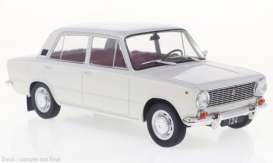 Fiat  - 124 white - 1:24 - Whitebox - 124230 - WB124230 | Toms Modelautos