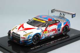 Nissan  - GT-R 2014 white/blue/red - 1:43 - Ebbro - 45077 - ebb45077 | Toms Modelautos