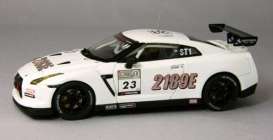 Nissan  - GT-R 2010 white - 1:43 - Ebbro - 44417 - ebb44417 | Toms Modelautos