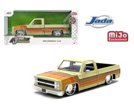 Chevrolet  - C10 1985 Cream - 1:24 - Jada Toys - 35859 - jada35859 | Toms Modelautos