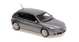 Alfa Romeo  - 147 2005 grey - 1:43 - Maxichamps - 940120560 - mc940120560 | Toms Modelautos