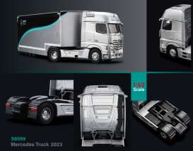 Mercedes Benz  - Truck 2023 silver/blue/black - 1:43 - Spark - s8599 - spas8599 | Toms Modelautos