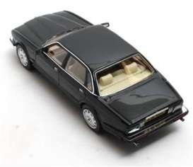 Jaguar  - XJR  green - 1:43 - Matrix - 41001-263 - MX41001-263 | Toms Modelautos