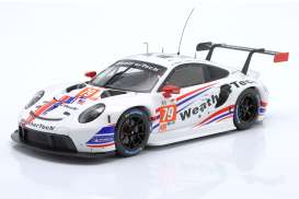 Porsche  - 911 RSR 2022 white/blue/red - 1:18 - IXO Models - LEGT18-23006 - ixLEGT18-23006 | Toms Modelautos