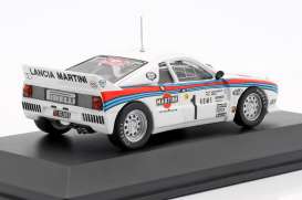 Lancia  - 037 1983 white/blue/red - 1:43 - CMR - WRC009 - WRC009 | Toms Modelautos